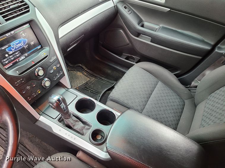 image for item HE9983 2011 Ford Explorer XLT  SUV