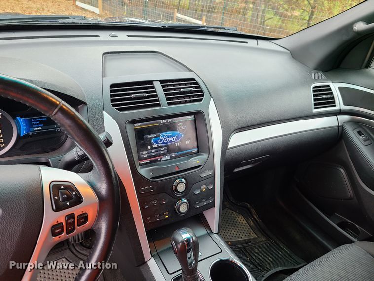 image for item HE9983 2011 Ford Explorer XLT  SUV