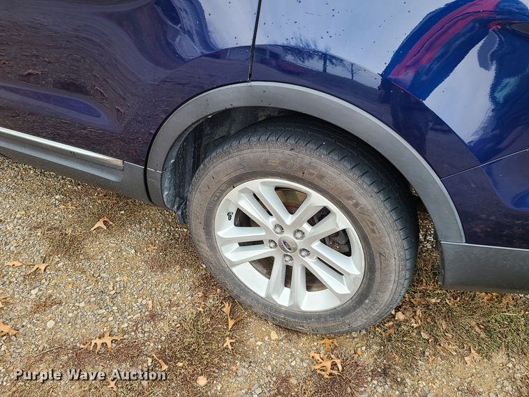 image for item HE9983 2011 Ford Explorer XLT  SUV