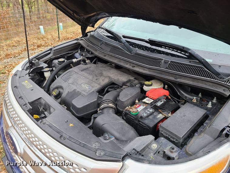 image for item HE9983 2011 Ford Explorer XLT  SUV