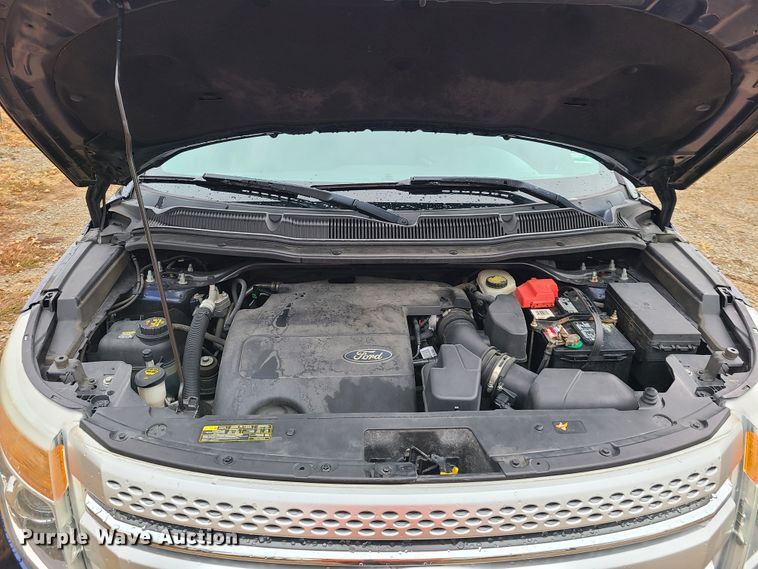 image for item HE9983 2011 Ford Explorer XLT  SUV