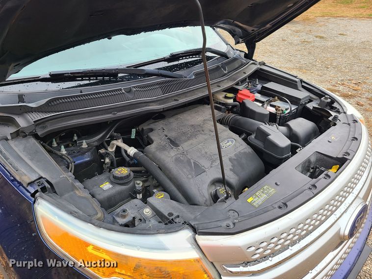 image for item HE9983 2011 Ford Explorer XLT  SUV