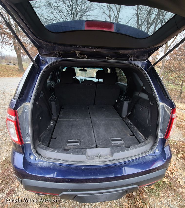 image for item HE9983 2011 Ford Explorer XLT  SUV