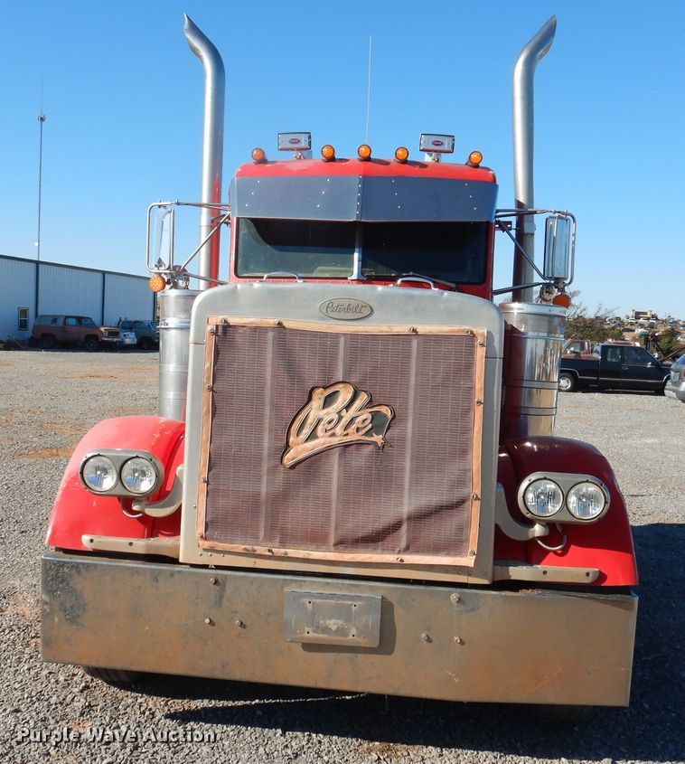 image for item HI9010 2000 Peterbilt 379  semi truck