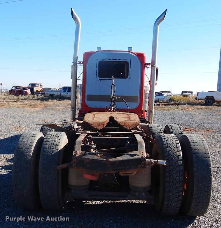 image for item HI9010 2000 Peterbilt 379  semi truck