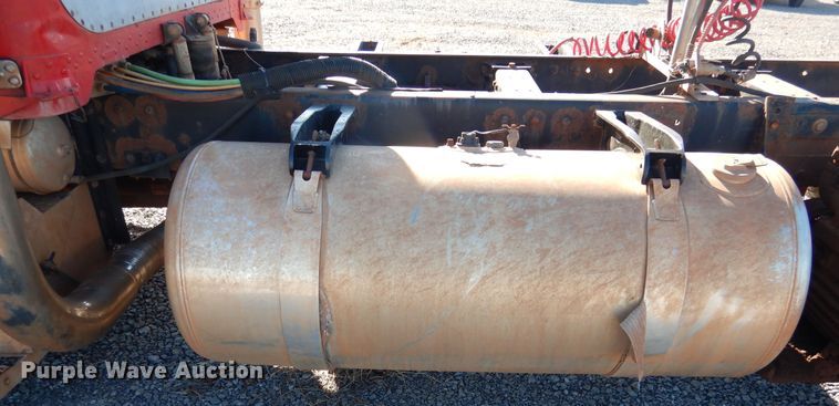 image for item HI9010 2000 Peterbilt 379  semi truck