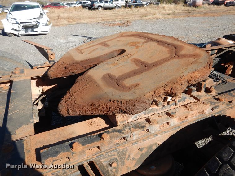 image for item HI9010 2000 Peterbilt 379  semi truck