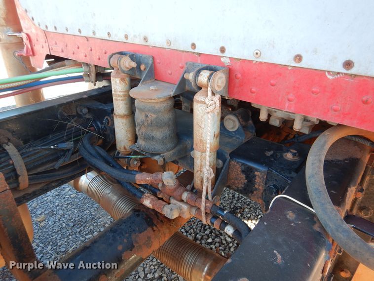 image for item HI9010 2000 Peterbilt 379  semi truck