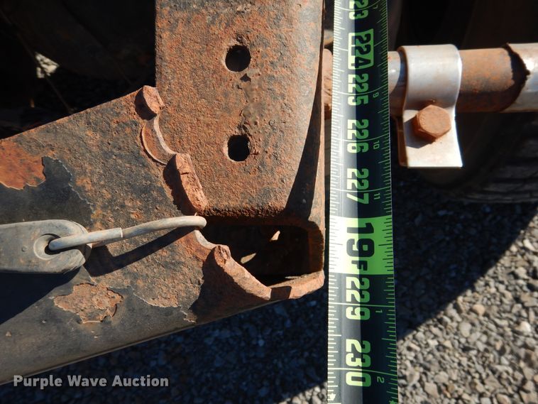 image for item HI9010 2000 Peterbilt 379  semi truck