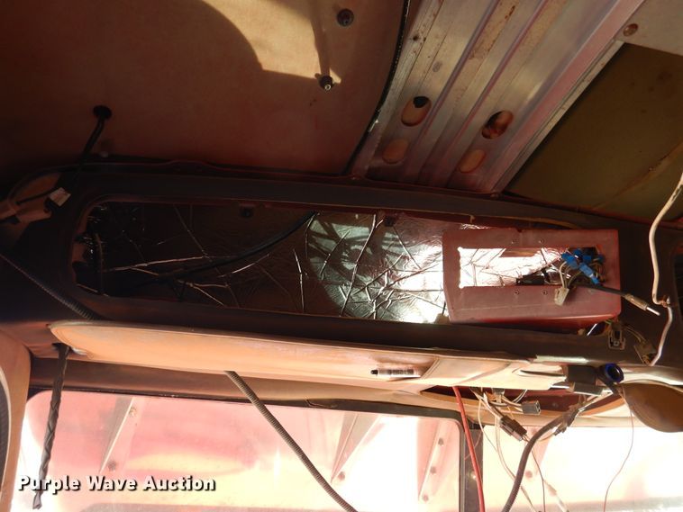 image for item HI9010 2000 Peterbilt 379  semi truck