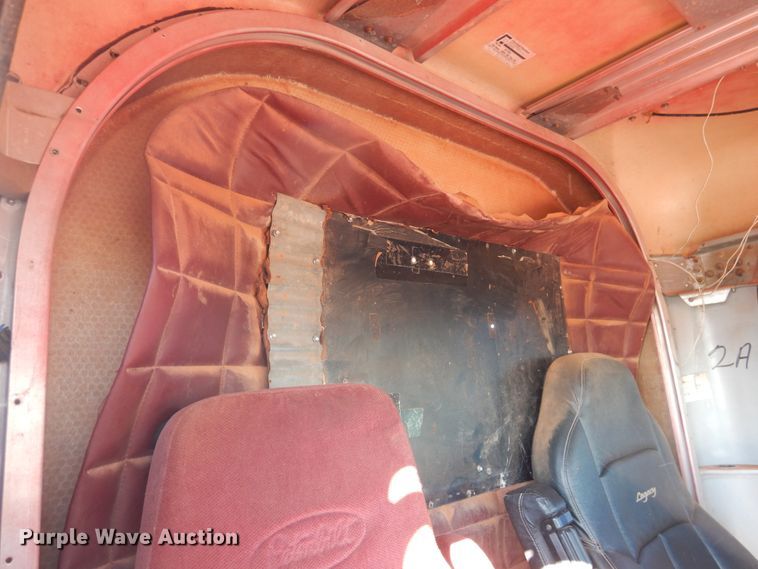 image for item HI9010 2000 Peterbilt 379  semi truck