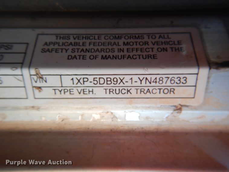 image for item HI9010 2000 Peterbilt 379  semi truck