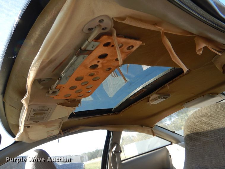 image for item HK9525 1999 Saturn SC SC1