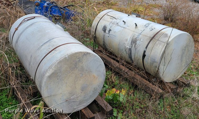image for item HM9297 (2) aluminum fuel tanks