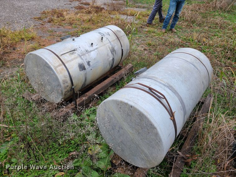 image for item HM9297 (2) aluminum fuel tanks