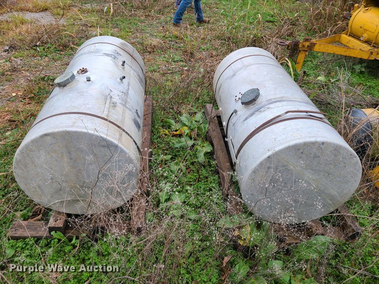 image for item HM9297 (2) aluminum fuel tanks