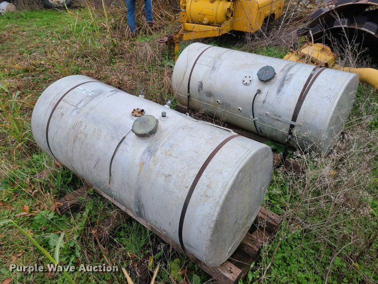 image for item HM9297 (2) aluminum fuel tanks