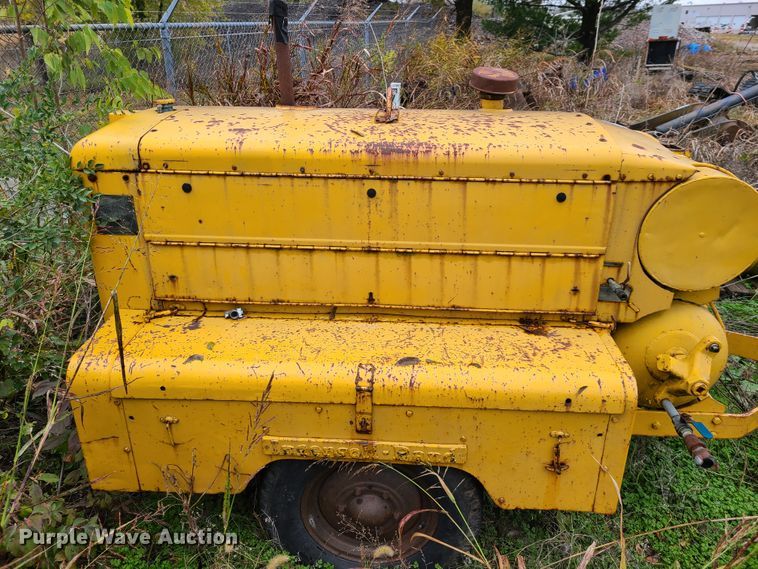 image for item HM9298 Ingersoll Rand GR105 air compressor