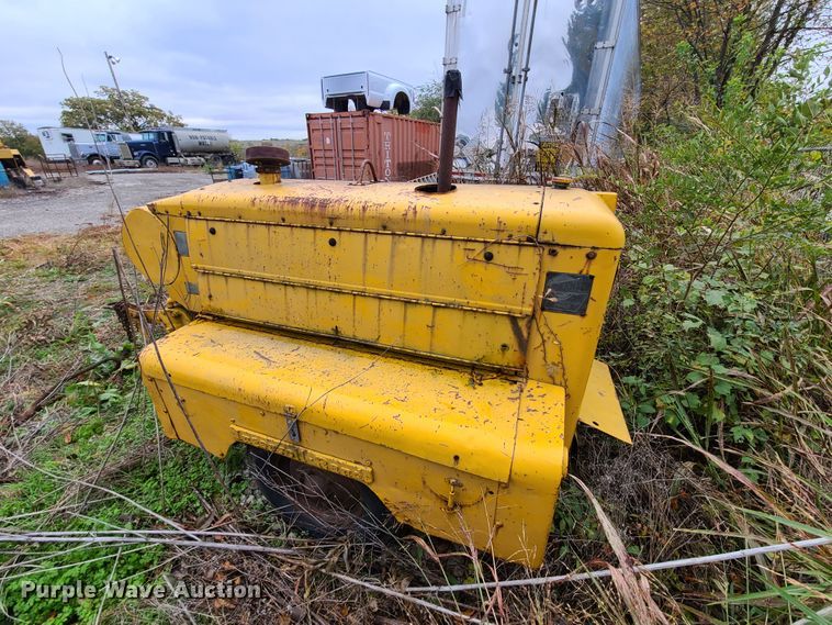 image for item HM9298 Ingersoll Rand GR105 air compressor