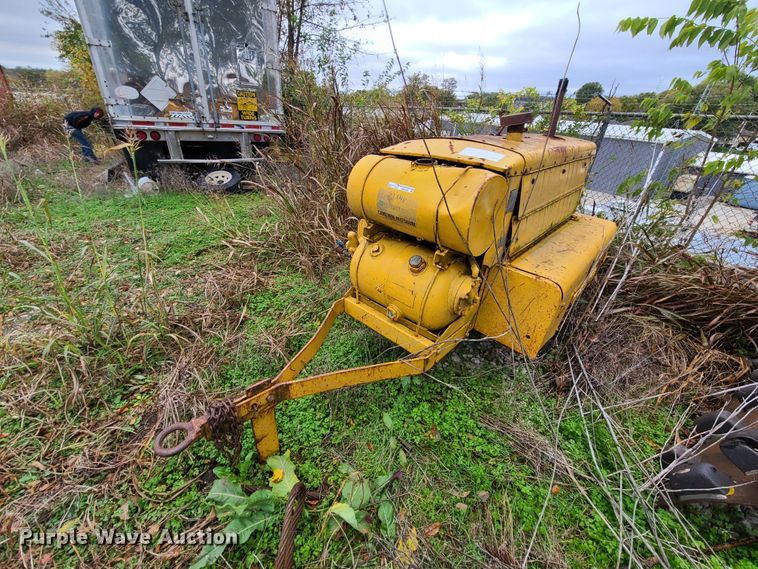 image for item HM9298 Ingersoll Rand GR105 air compressor