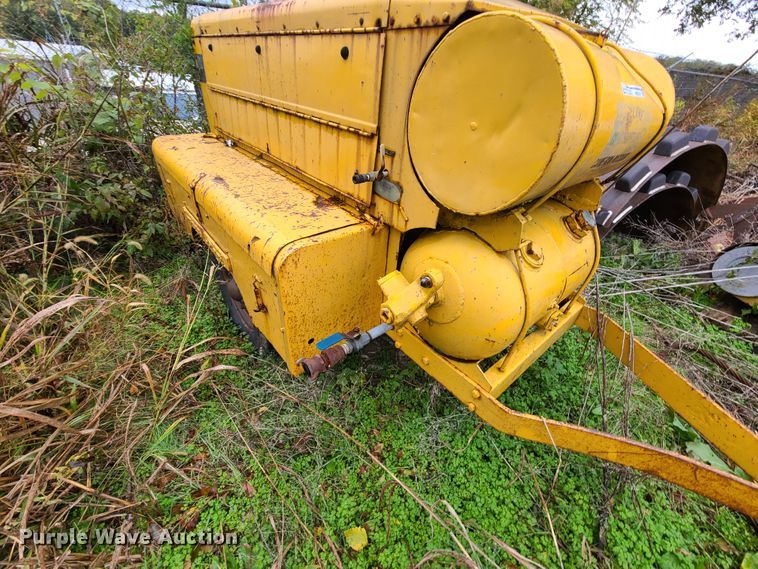 image for item HM9298 Ingersoll Rand GR105 air compressor