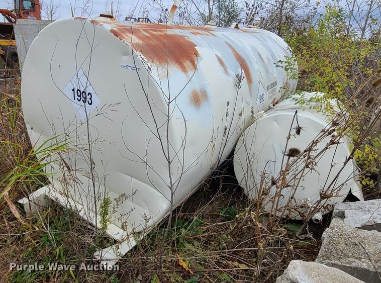 image for item HM9301 (2) fuel tanks