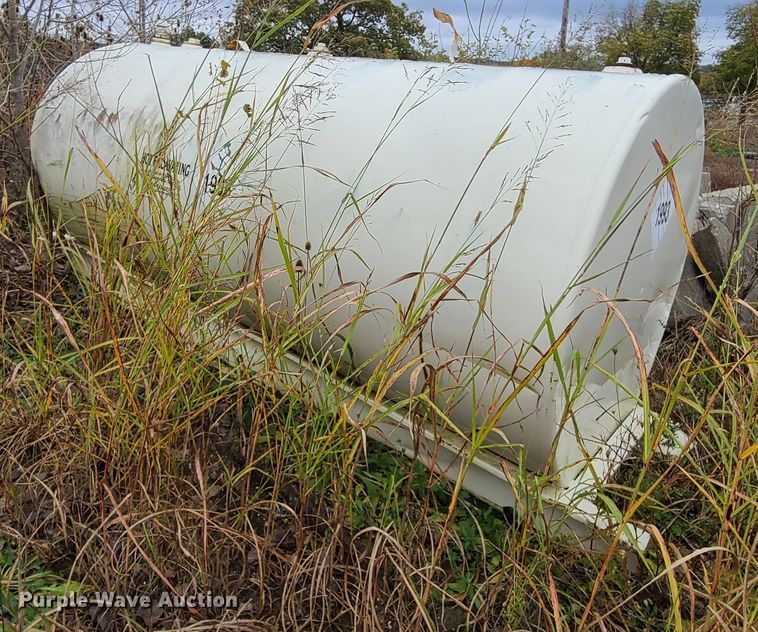 image for item HM9301 (2) fuel tanks