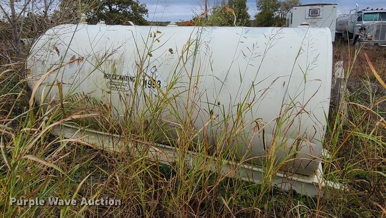 image for item HM9301 (2) fuel tanks