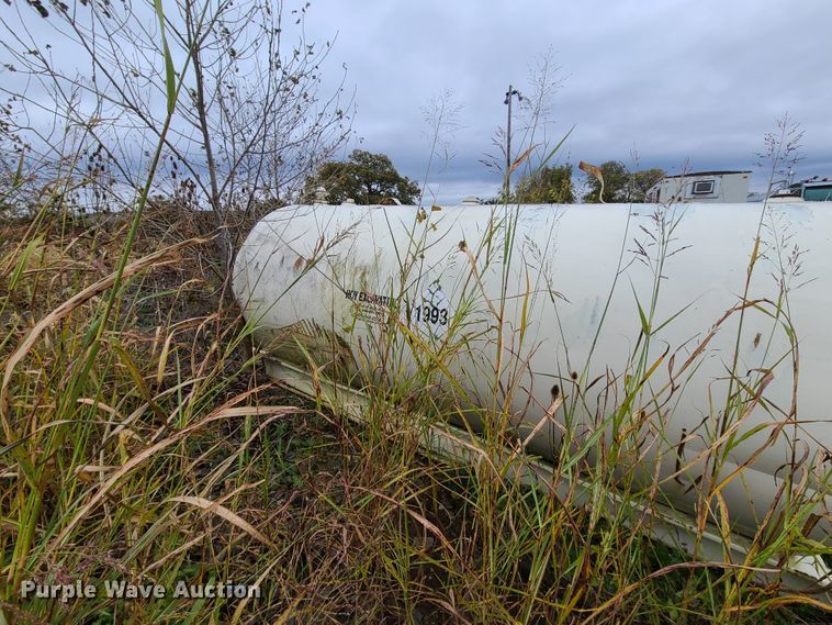 image for item HM9301 (2) fuel tanks