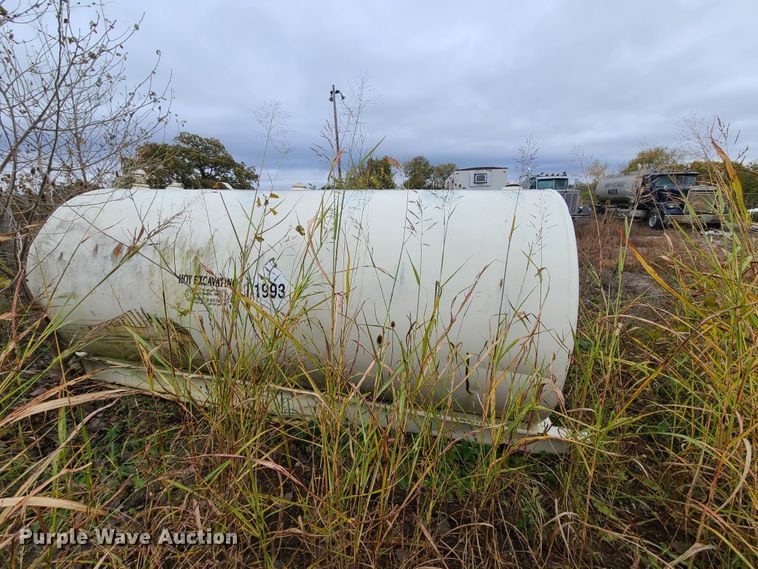 image for item HM9301 (2) fuel tanks