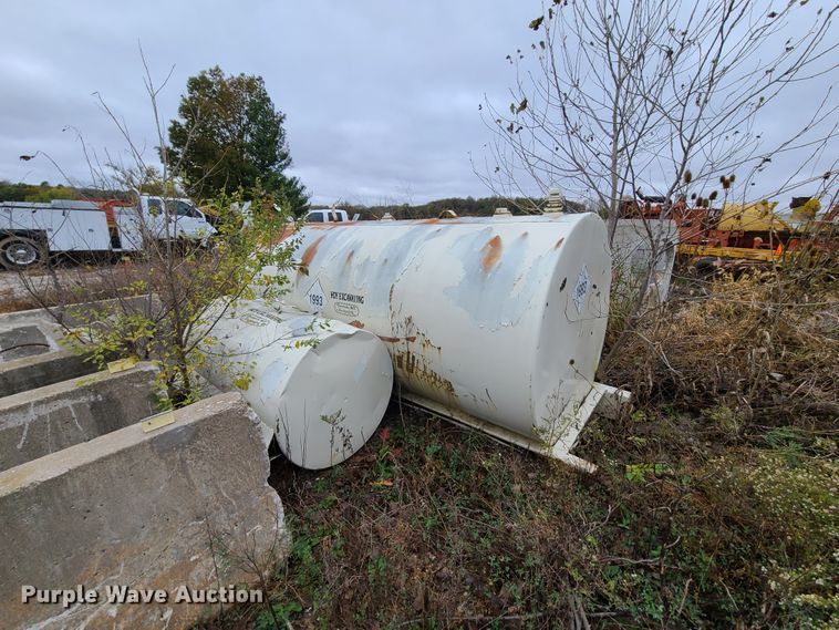 image for item HM9301 (2) fuel tanks