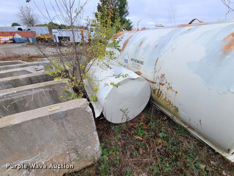 image for item HM9301 (2) fuel tanks