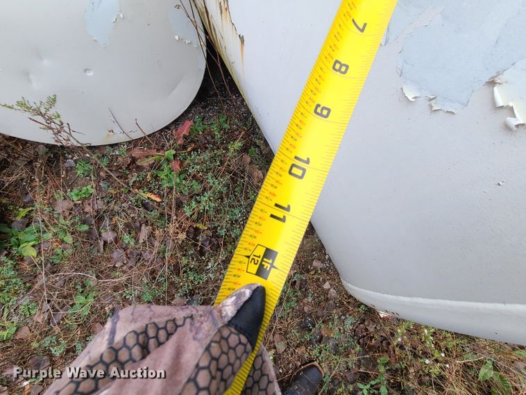 image for item HM9301 (2) fuel tanks