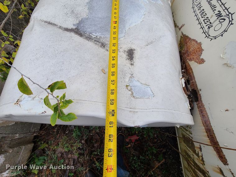 image for item HM9301 (2) fuel tanks