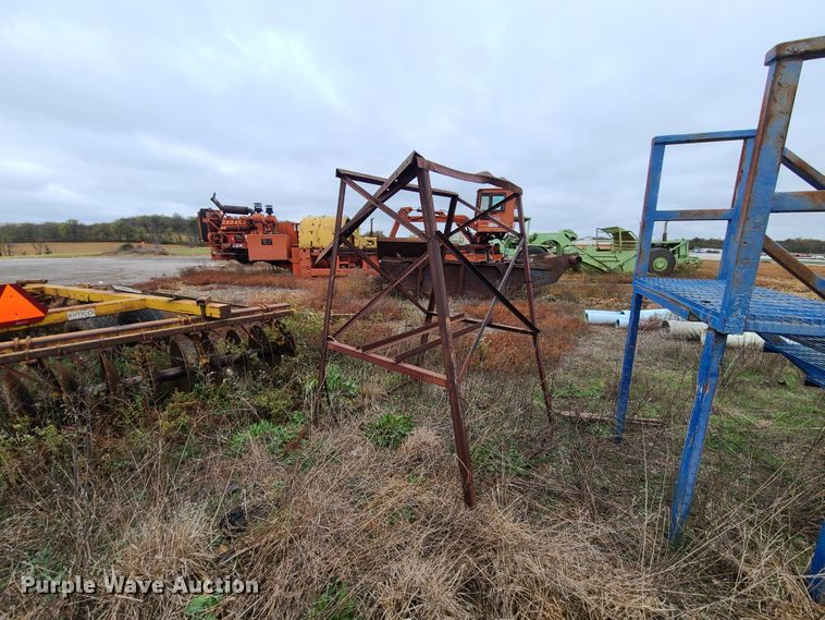 image for item HM9301 (2) fuel tanks