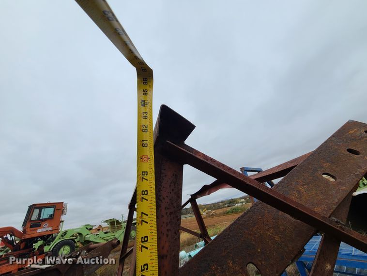 image for item HM9301 (2) fuel tanks