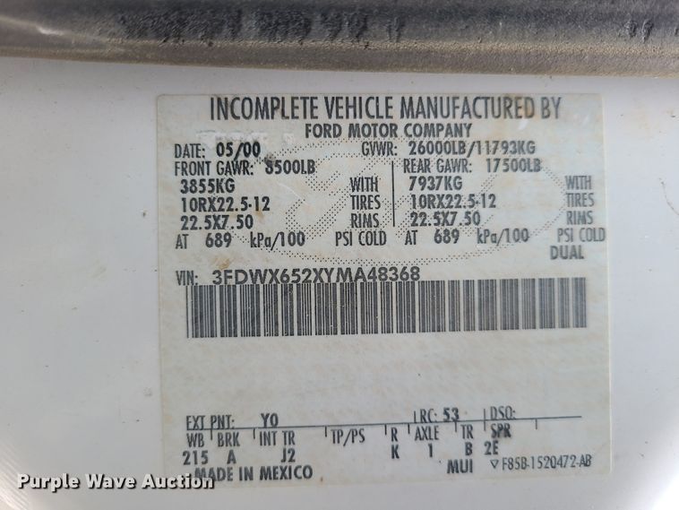 image for item HM9302 2000 Ford F650 Super Duty  utility truck