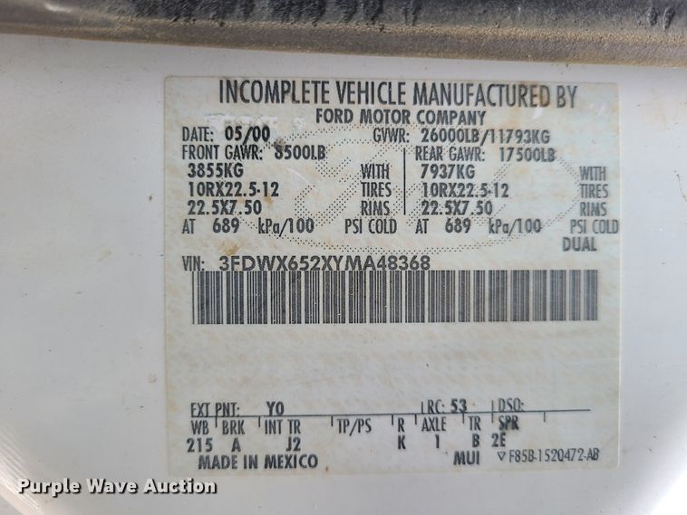 image for item HM9302 2000 Ford F650 Super Duty  utility truck