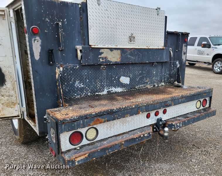 image for item HM9302 2000 Ford F650 Super Duty  utility truck