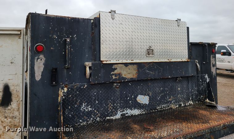 image for item HM9302 2000 Ford F650 Super Duty  utility truck