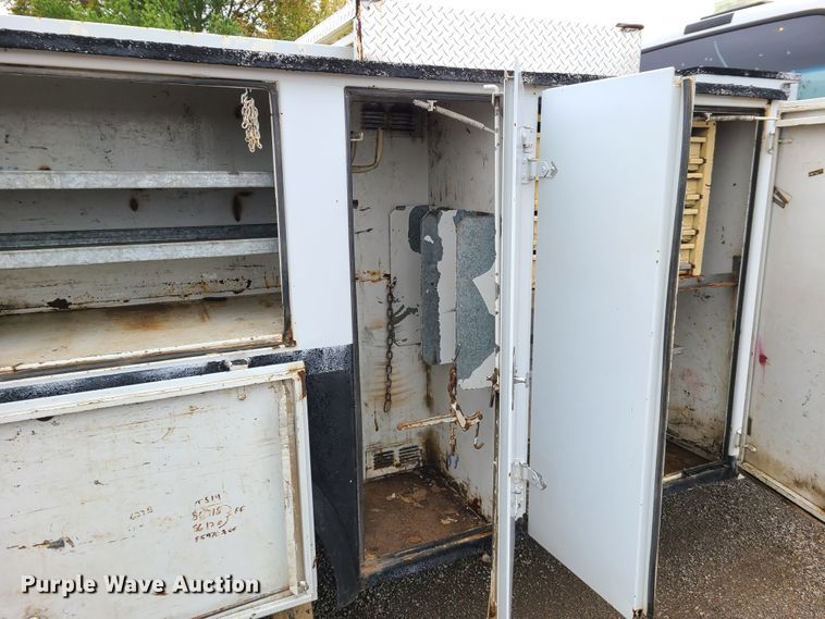 image for item HM9302 2000 Ford F650 Super Duty  utility truck