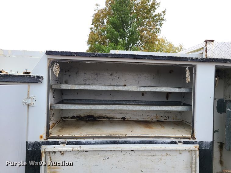 image for item HM9302 2000 Ford F650 Super Duty  utility truck