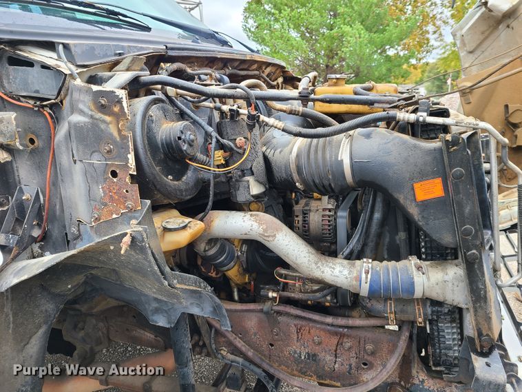 image for item HM9302 2000 Ford F650 Super Duty  utility truck