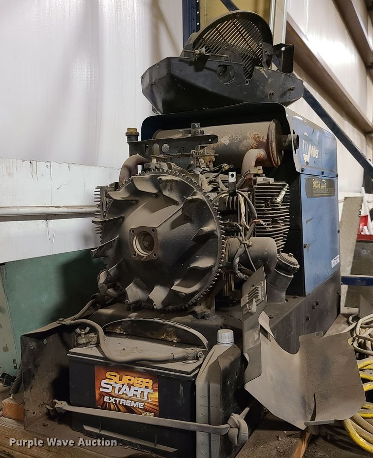 image for item HM9317 Miller Bobcat 225G welder/generator