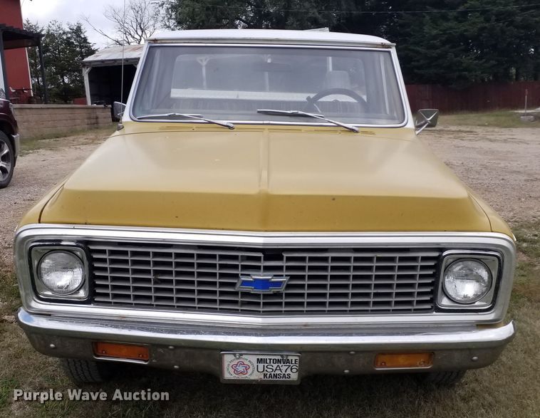 image for item HN9282 1972 Chevrolet Custom Deluxe 20  pickup truck