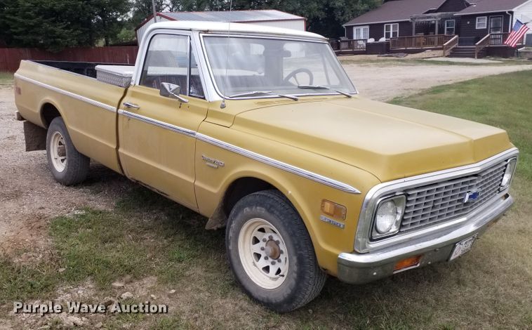 image for item HN9282 1972 Chevrolet Custom Deluxe 20  pickup truck