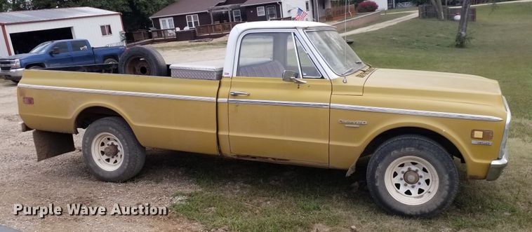 image for item HN9282 1972 Chevrolet Custom Deluxe 20  pickup truck
