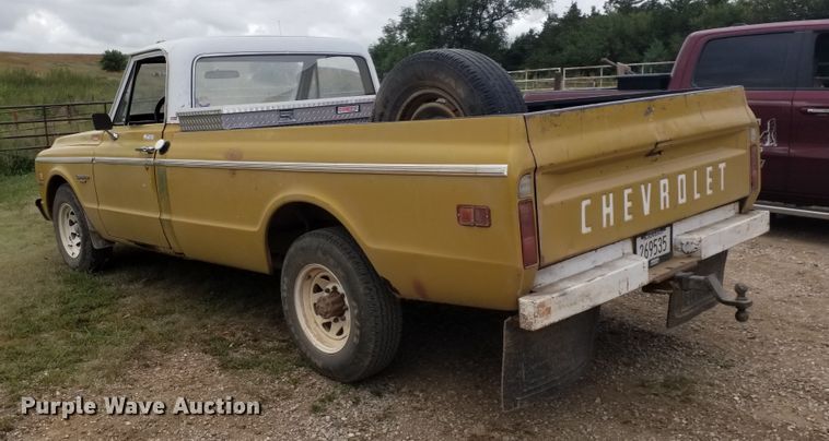 image for item HN9282 1972 Chevrolet Custom Deluxe 20  pickup truck