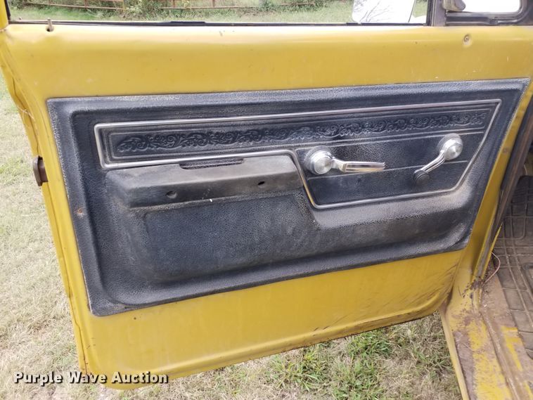 image for item HN9282 1972 Chevrolet Custom Deluxe 20  pickup truck