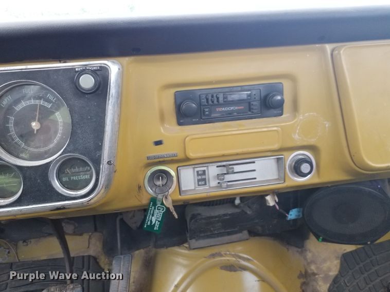 image for item HN9282 1972 Chevrolet Custom Deluxe 20  pickup truck